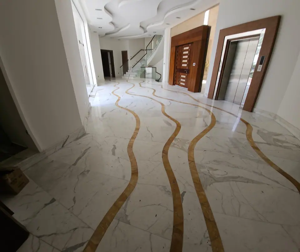 Marble floor with inlay